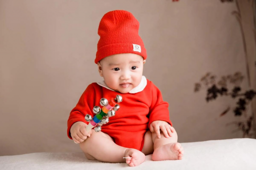 三沙六个月宝宝总是摇头